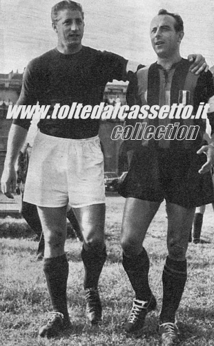 ATTILIO GIOVANNINI, centromediano dell'Inter, esce dal campo abbracciato dal bolognese Cappello al termine dell'amichevole all'Arena vinta dai nerazzurri per 7-2 (1953)