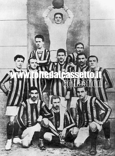 La formazione dell'Internazionale che ha vinto il campionato 1909-1910 (1° scudetto)