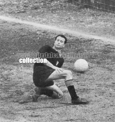 GIULIANO SARTI, portiere della "Grande Inter" anni '60. Qui è ripreso nel momento sfortunato del goal di Rodriguez (Independiente-Inter 1-0 del 1964)