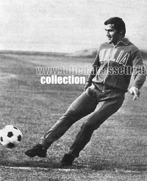 TARCISIO BURGNICH (soprannominato "La Roccia"), terzino dell'Inter dal 1962 al 1974, ripreso durante un allenamento della Nazionale